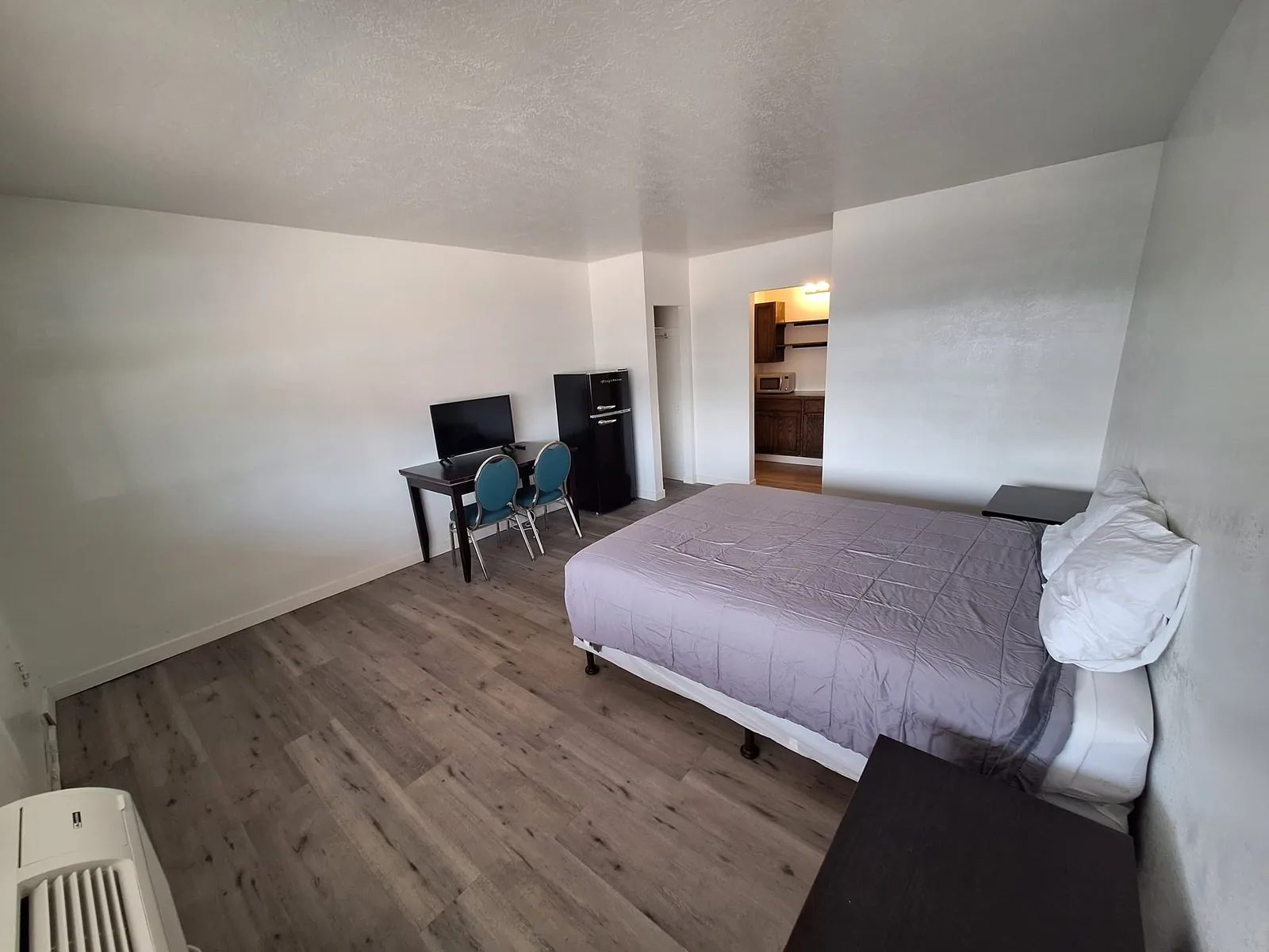 Apollo Motor Inn room, 296 Addison Ave W, Twin Falls, ID