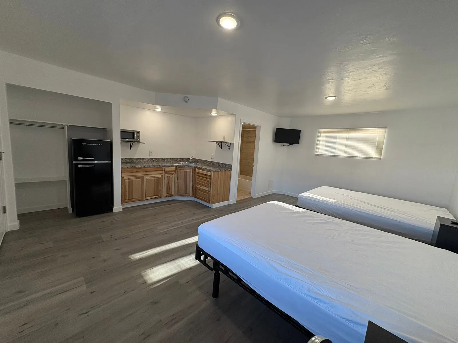 Monterey Motor Inn room, 433 Addison Ave W, Twin Falls, ID